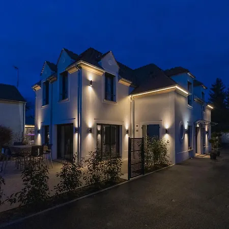 L'annexe Du Chateau Germigny-l'Eveque