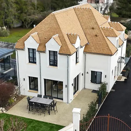L'annexe Du Chateau